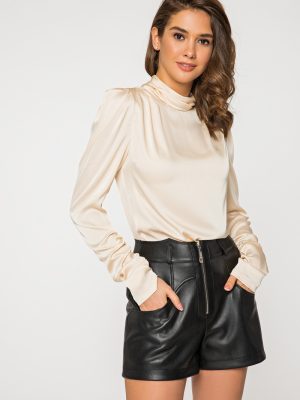 Шелковая бежевая блуза с длинным рукавом и драпировкой Филиппина 21206